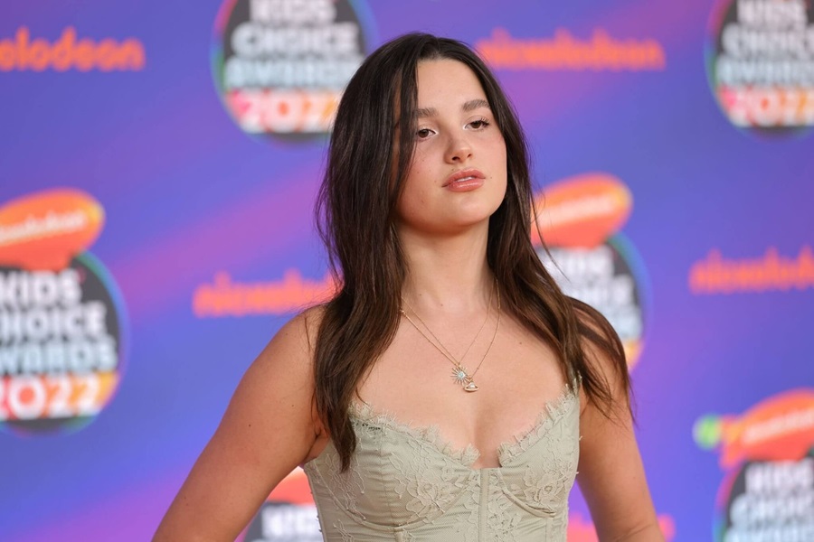 Jules LeBlanc Age, Biography, Net Worth, Career, Boyfriend, Family, and More 3 jules leblanc age jules leblanc age
