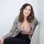 sara bues age