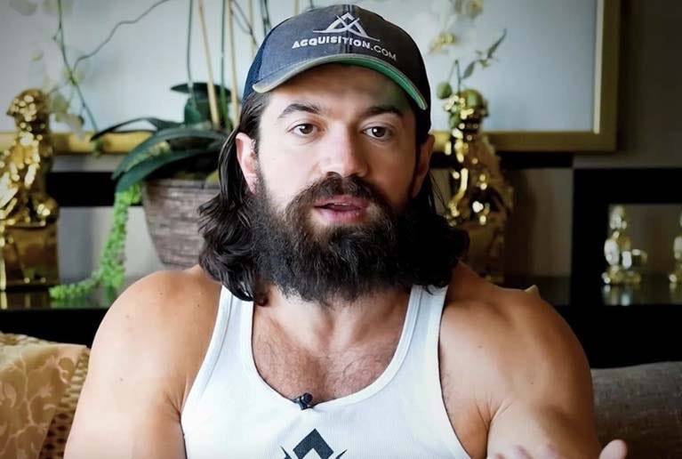 Alex Hormozi Age, Biography, Net Worth, Wife, Books, Career, and More 4 alex hormozi age alex hormozi age