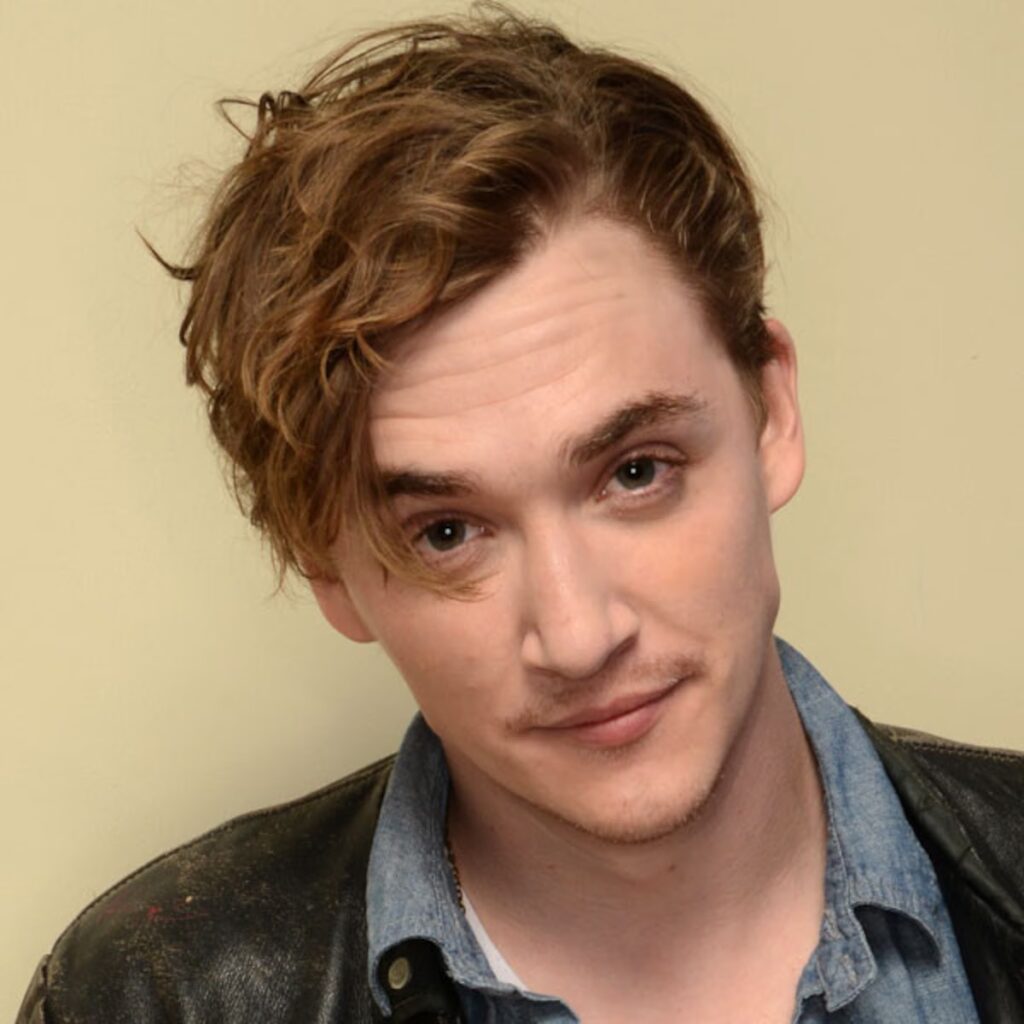 Kyle Gallner Wife: Everything to Know About His Marriage, Family, and Personal Life 3 kyle gallner wife kyle gallner wife