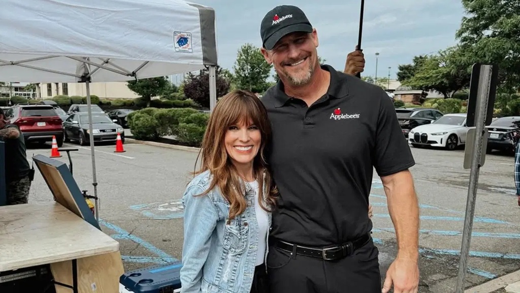 Dan Campbell Wife: The Life and Story of Holly Campbell, the Woman Behind the Coach 3 dan campbell wife dan campbell wife